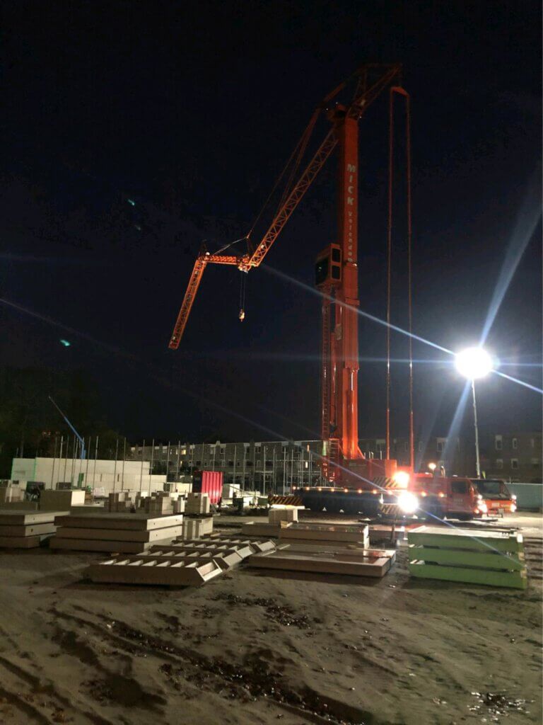 Mobile tower crane lighting Robust, compact and efficient!