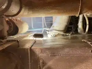 Roestvrijstalen Snapper HT LED-armaturen van JEL Products in papierfabriek, bestand tegen corrosie en hitte.