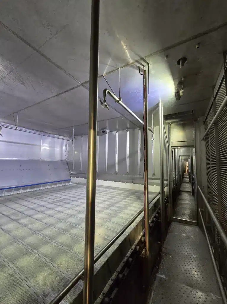 Droogoven in de voedingsindustrie met hittebestendige Linear HT verlichting