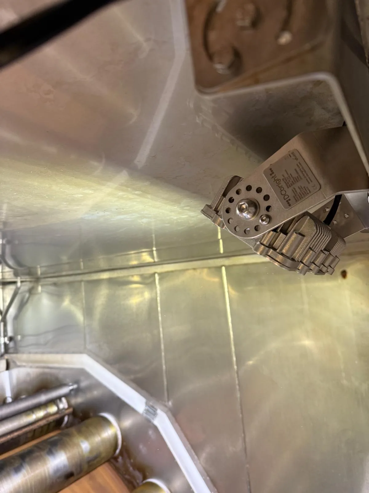 Luminaires en acier inoxydable Snapper HT dans une usine de transformation de pommes de terre