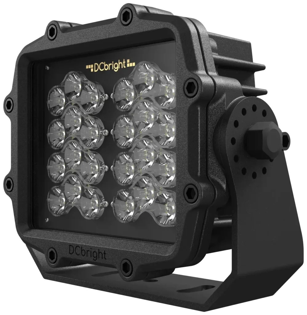 Marlin LED-Flutlicht in Titanschwarz metallic mit 316L Halterung, von schräg vorne